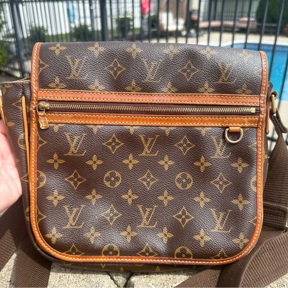 Louis Vuitton Monogram Bosphore Messenger PM - Picture 2 of 13